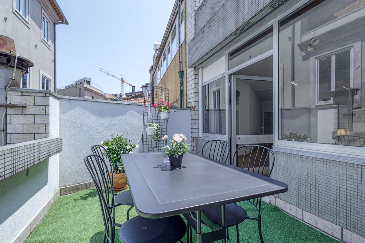 Travel & Live Aliados Apartment Порто Екстериор снимка