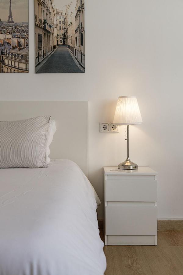 Travel & Live Aliados Apartment Порто Екстериор снимка