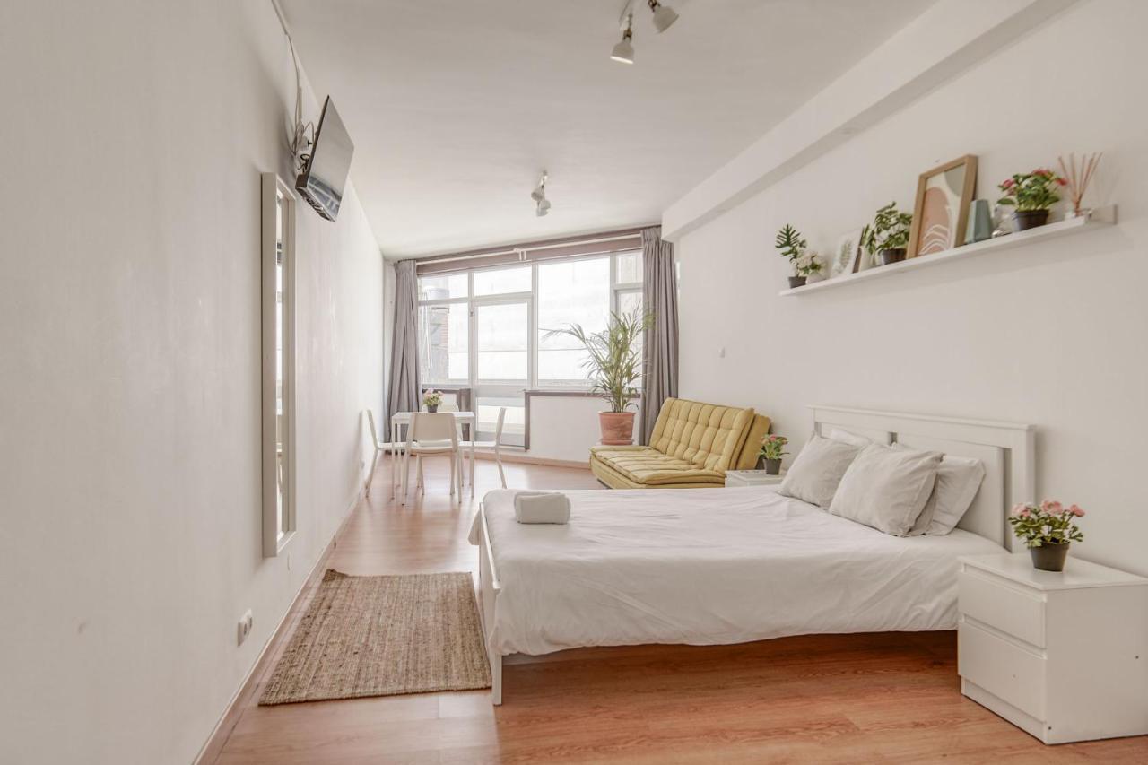 Travel & Live Aliados Apartment Порто Екстериор снимка