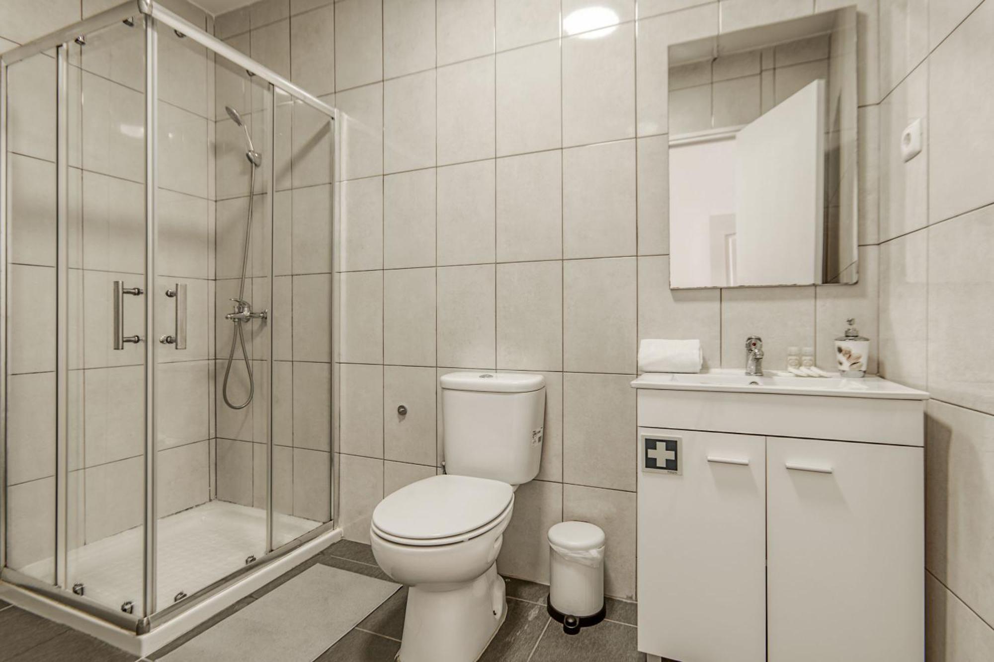 Travel & Live Aliados Apartment Порто Екстериор снимка