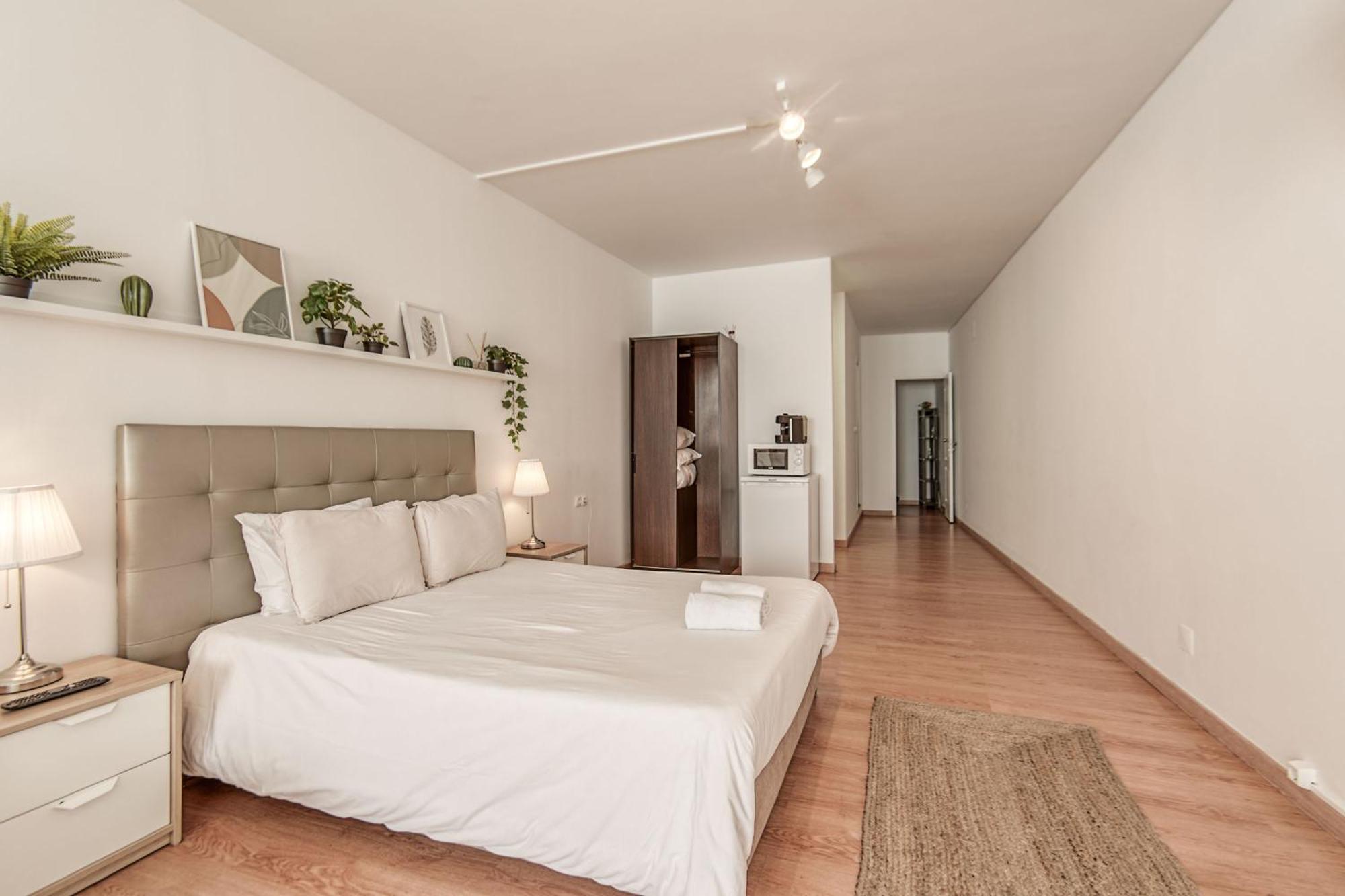 Travel & Live Aliados Apartment Порто Екстериор снимка