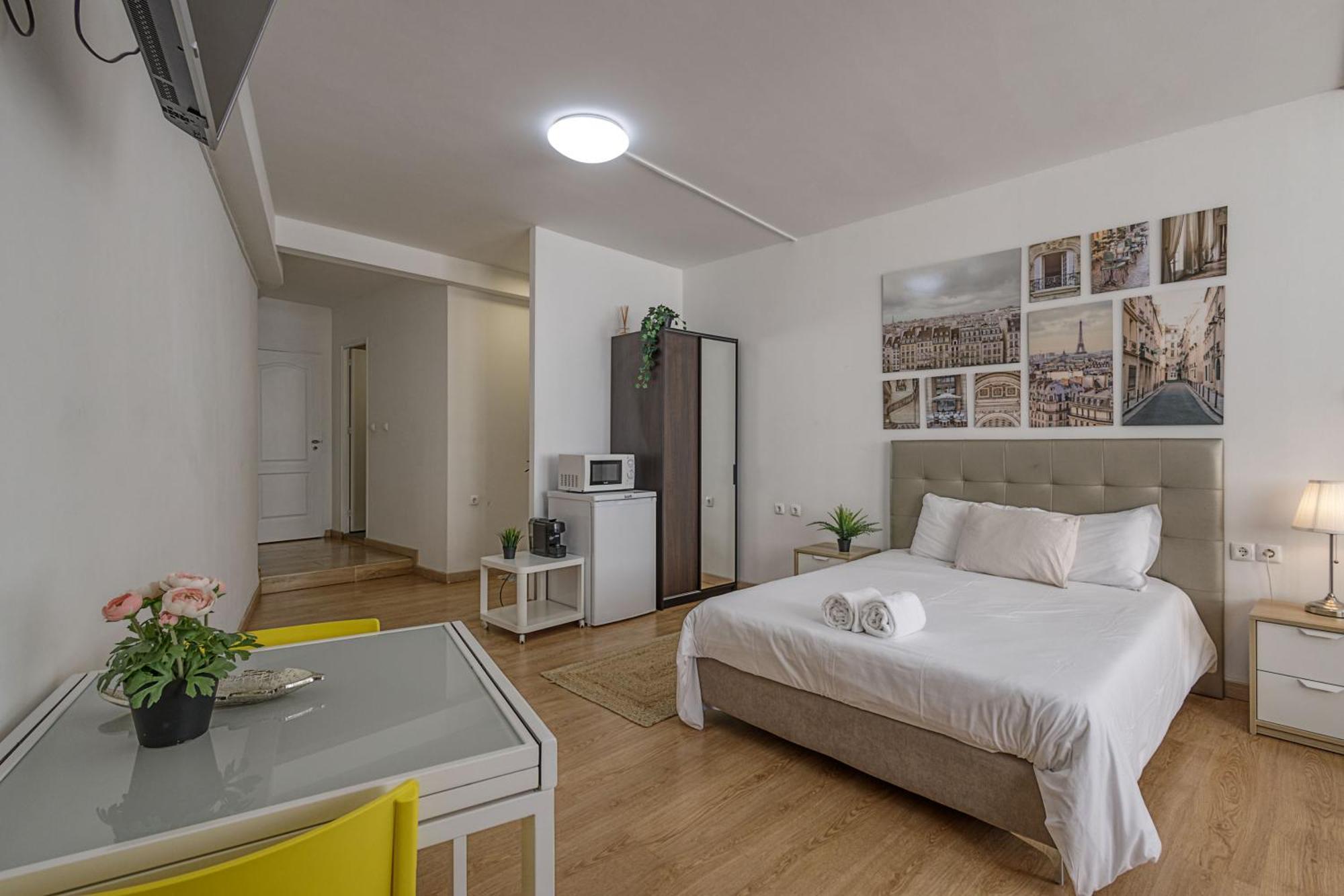 Travel & Live Aliados Apartment Порто Екстериор снимка