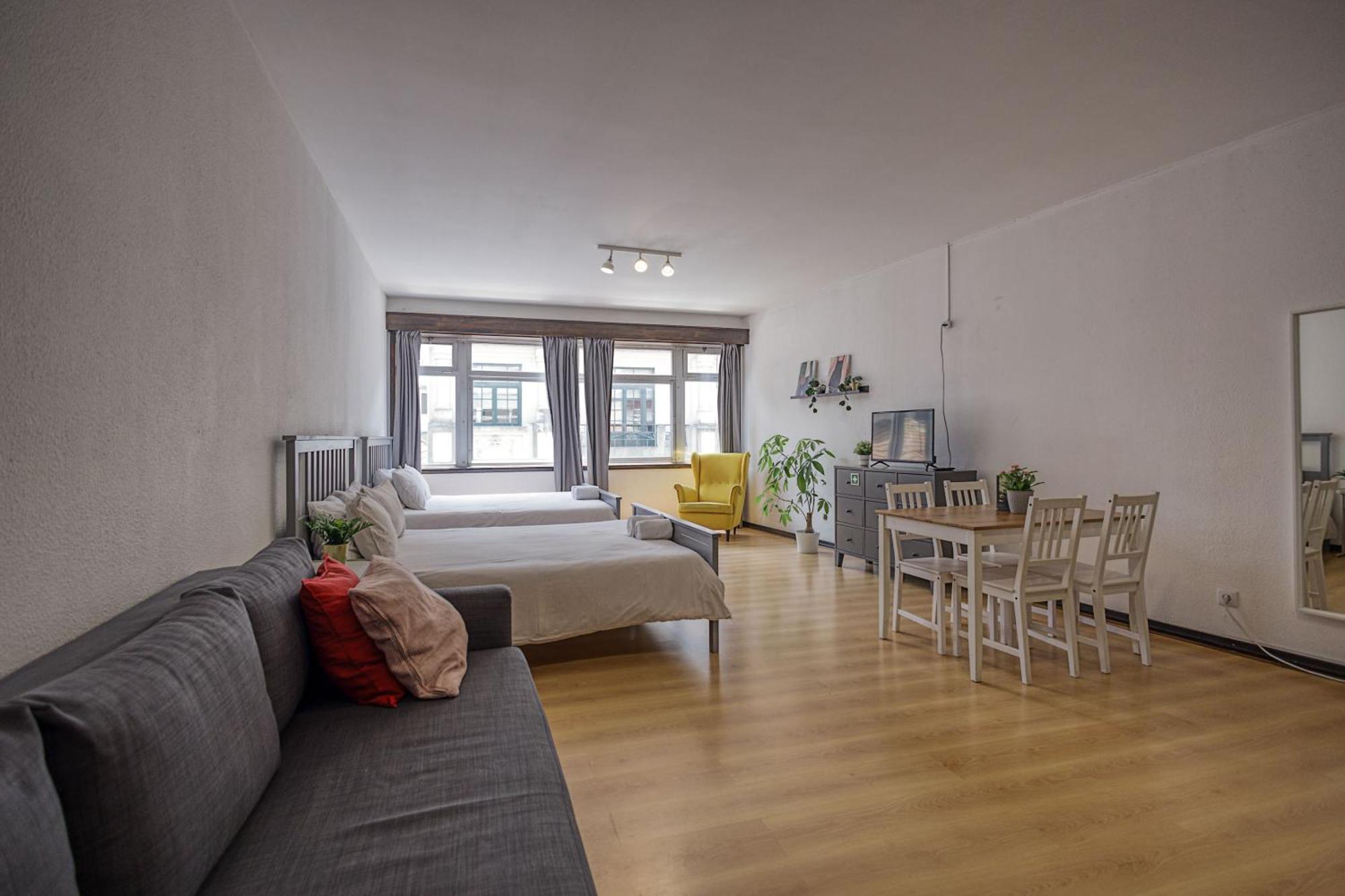 Travel & Live Aliados Apartment Порто Стая снимка