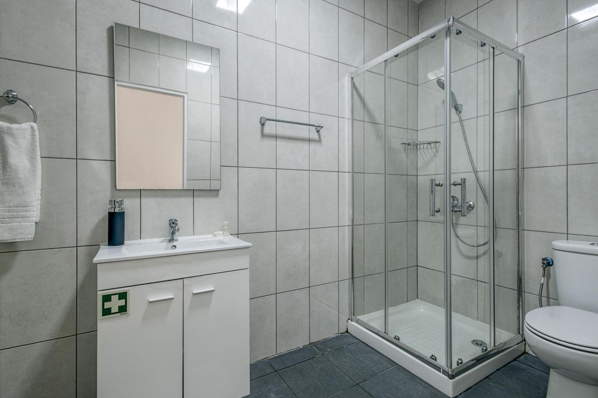 Travel & Live Aliados Apartment Порто Стая снимка