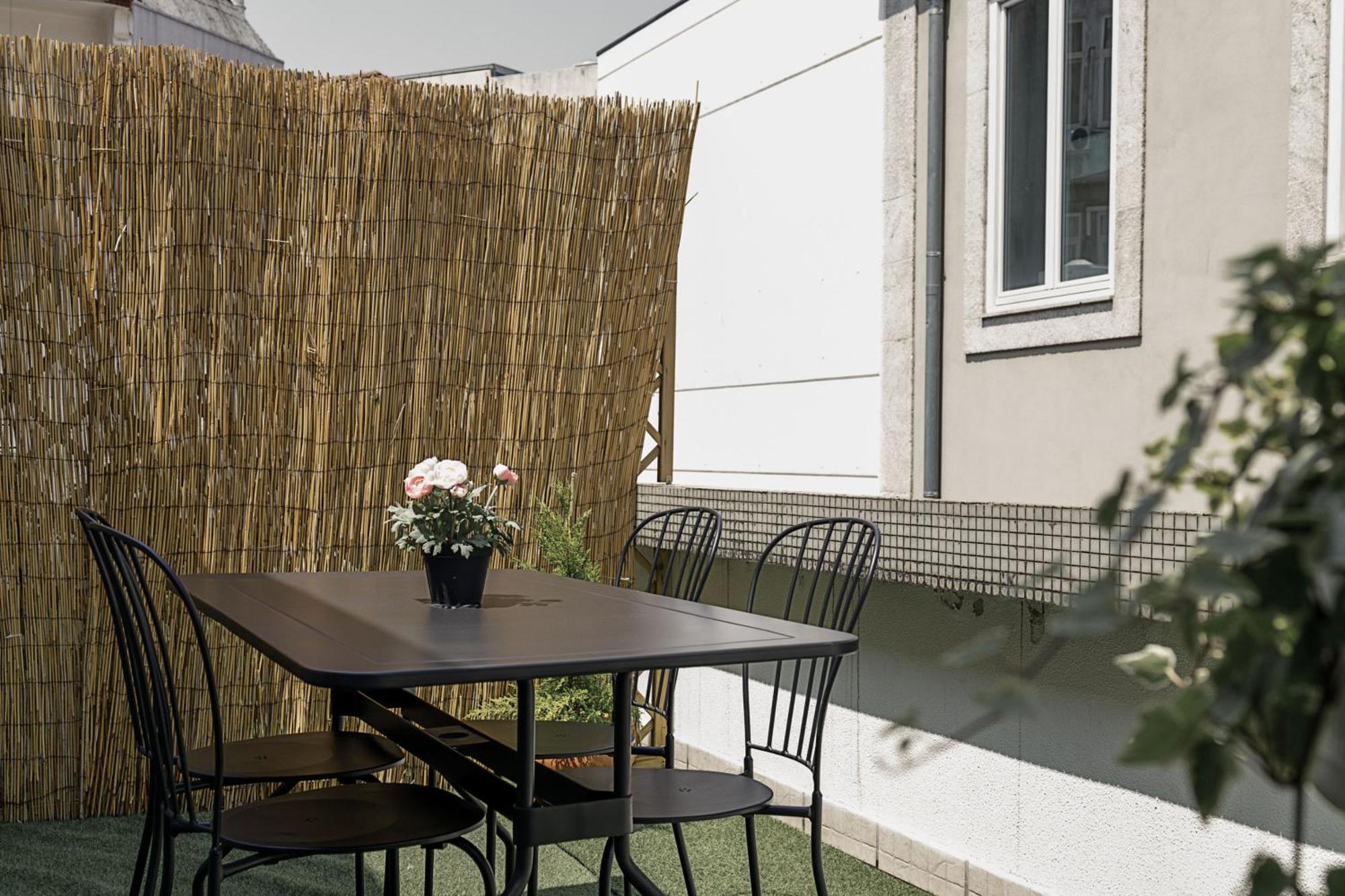 Travel & Live Aliados Apartment Порто Стая снимка